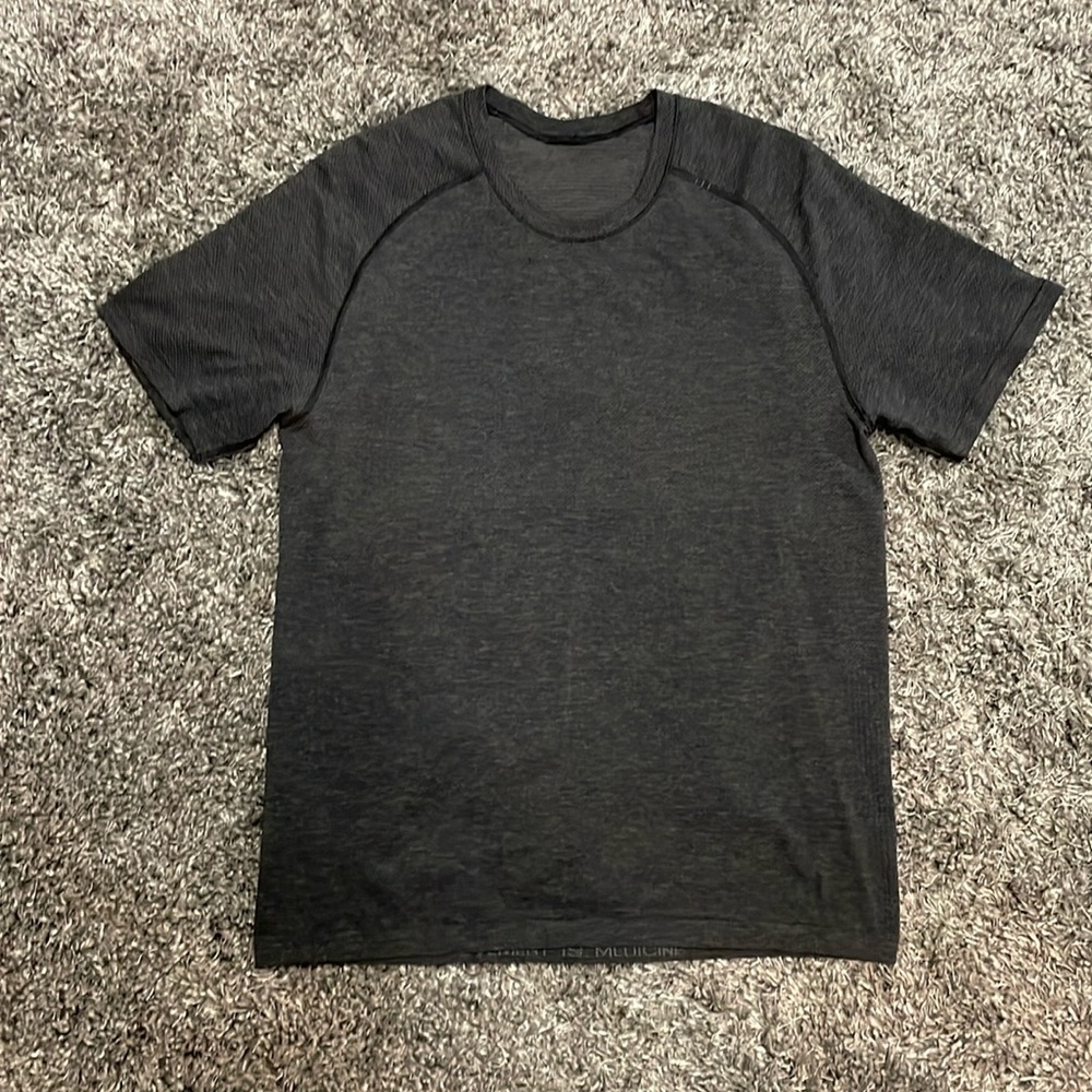 Lululemon Metal Vent Tech Short-Sleeve Shirt Medium